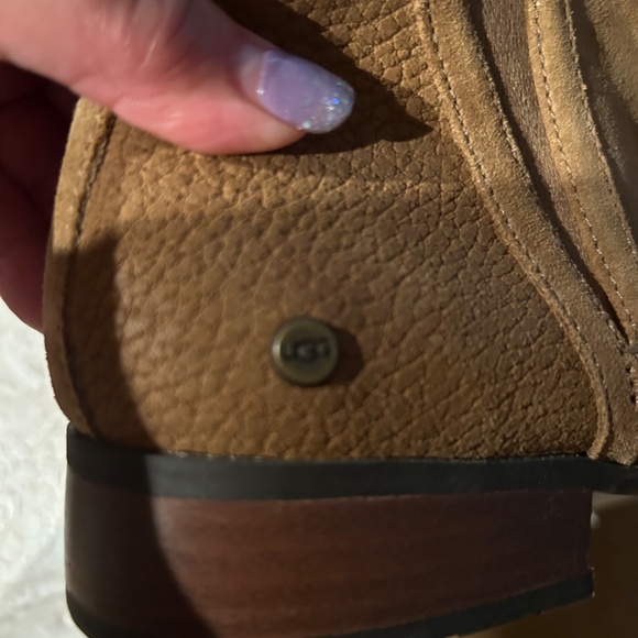 Uggs Chelsea bootie suede size 10 - Picture 3 of 10
